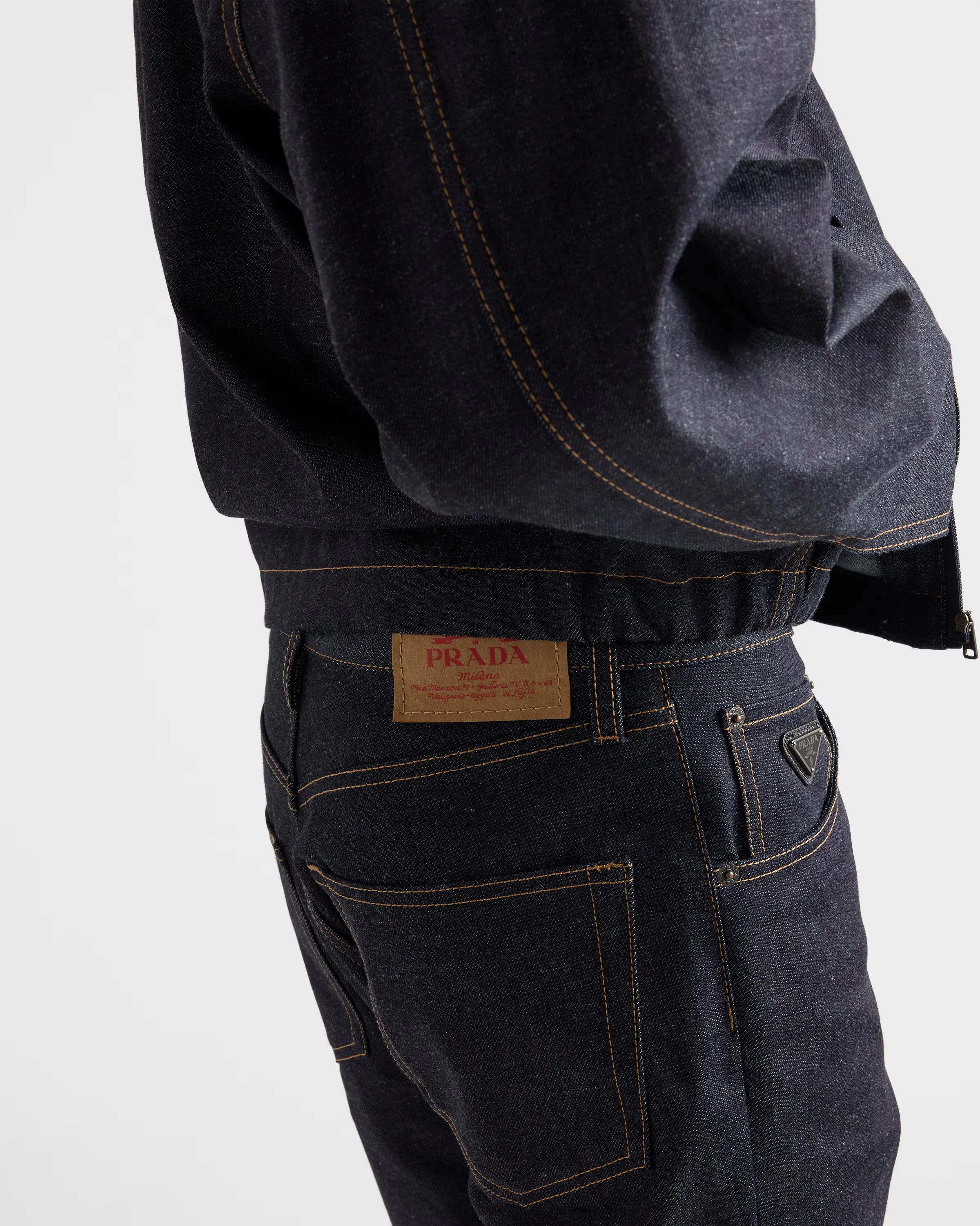 Pantalón Prada Hover